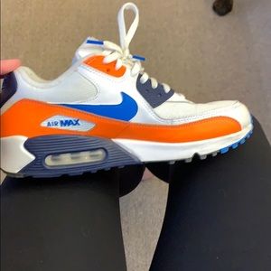 Air maxes size 9